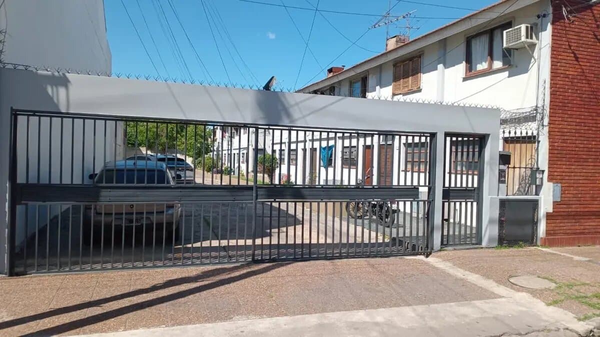 Chalet Duplex 3 Ambientes Con Cochera Y Patio Lanus Oeste — foto 1