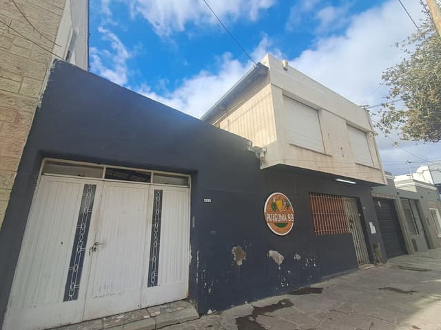 PROPIEDAD EN BLOQUE: CASA 3 AMB + GRAN LOCAL EN 2 PLANTAS CON SÓTANO – TRELEW (CHUBUT) – 207m² CUBIERTOS –100% APTO CRÉDITO!