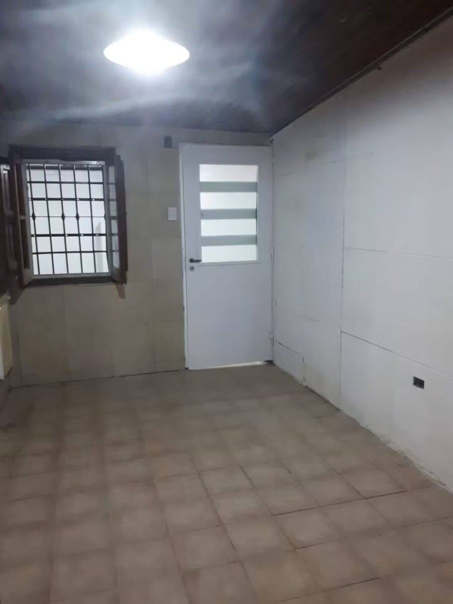 CASA AL FRENTE DE 1 DORMITORIO EN ALQUILER — foto 3