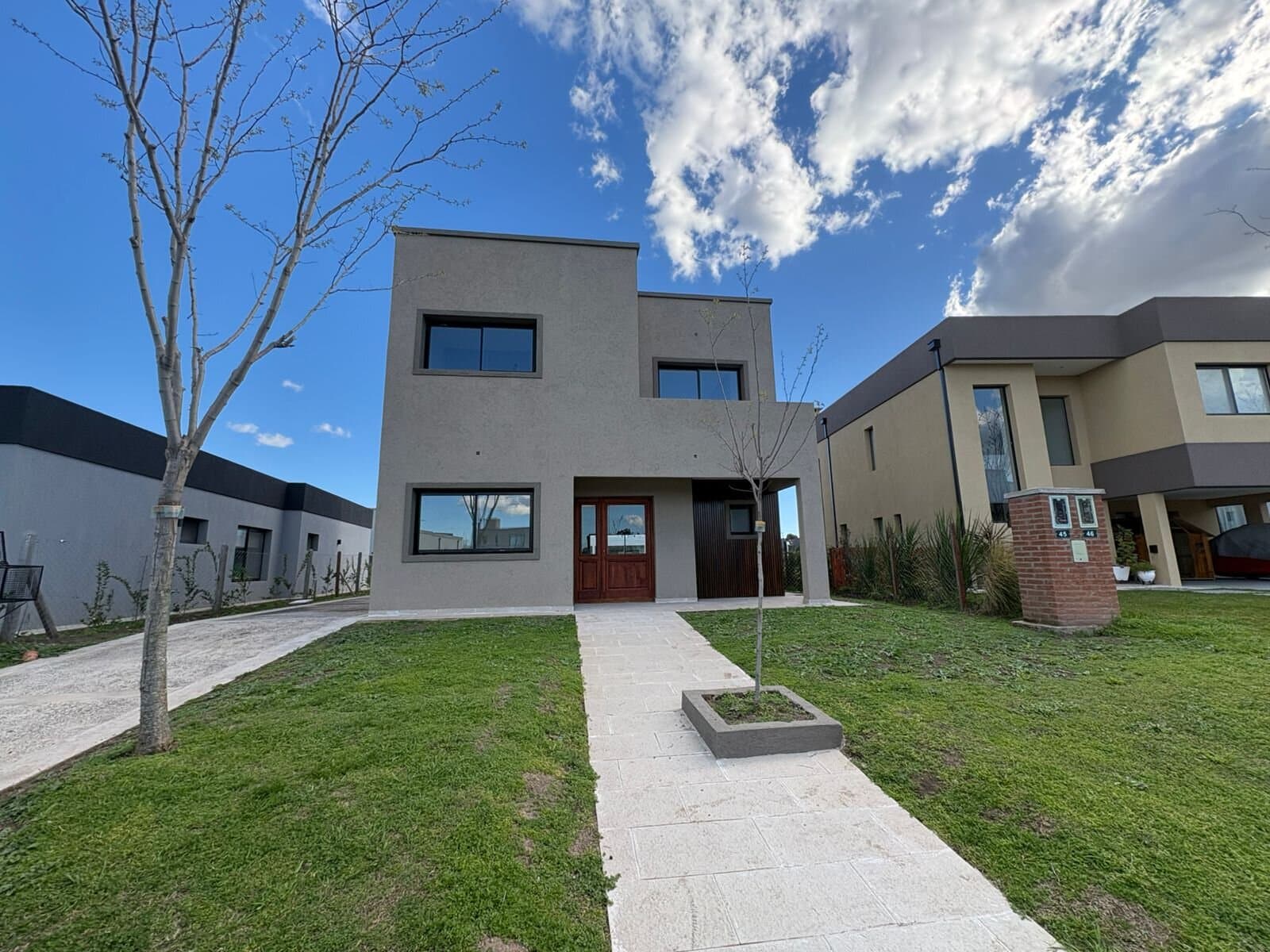 VENTA CASA 6AMB Bº SAN PABLO PILAR DEL ESTE — foto 1