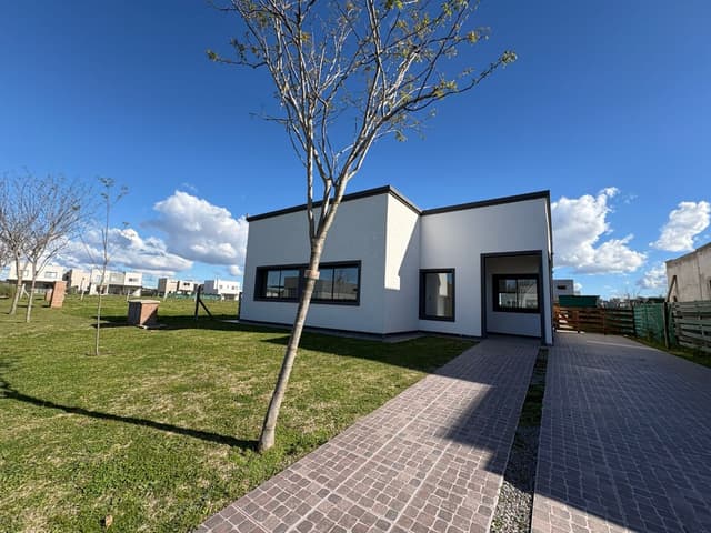 VENTA CASA 5 AMB BºSAN PABLO PILAR DEL ESTE