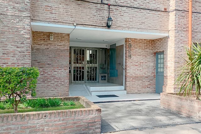 PRÁCTICO DEPARTAMENTO 2 DORMITORIOS ZONA LAMADRID Y BV. OROÑO