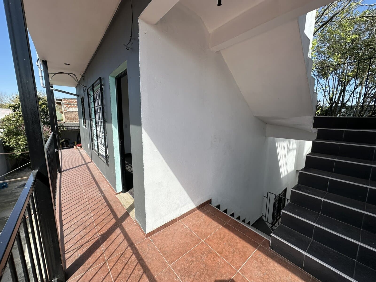 DEPARTAMENTO 3 AMB. CON COCHERA DESC. — foto 3