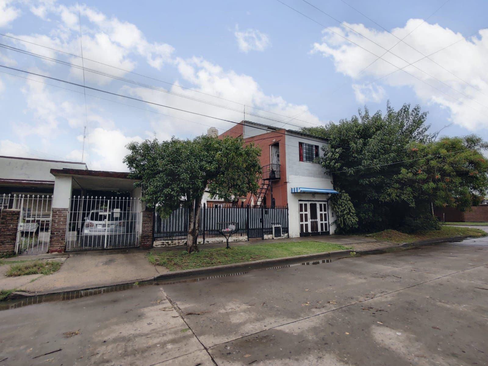 Venta Casa con parque y garage en Castelar — foto 2