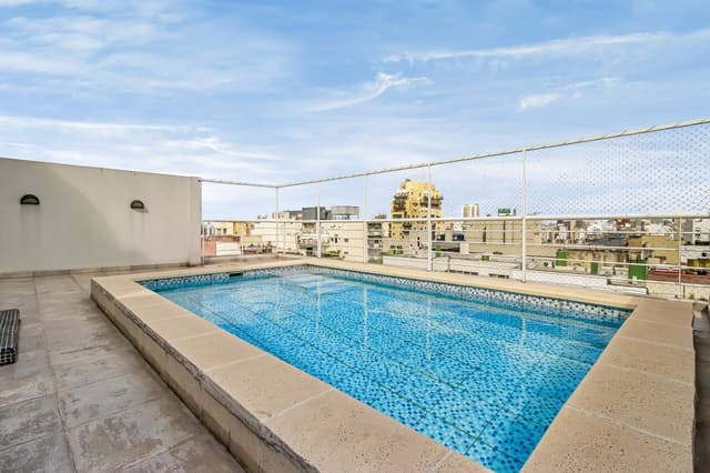 Venta Semipiso 2 Ambientes. Balcón Aterrazado y Patio. Frente. APTO CREDITO. PARRILLA. PILETA
