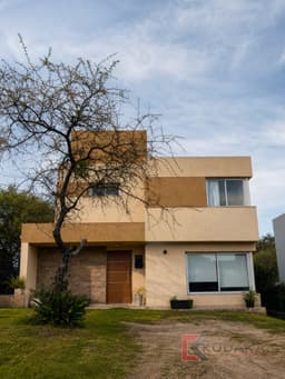 VENDO CASA EN TERRAZAS DE LA ESTANZUELA