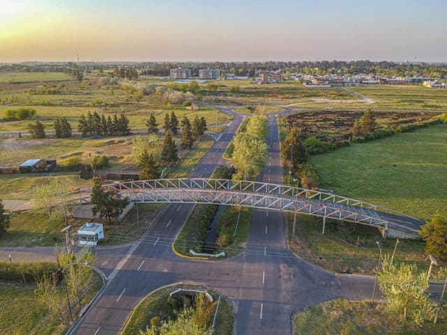 Lote en venta en Los Pasos del Jockey 4 | 830 m² y fondo al este