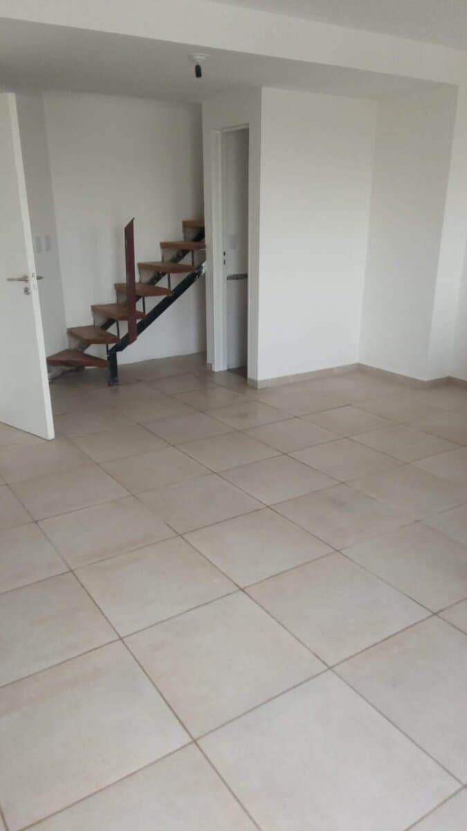 Dúplex Con Balcon En Alquiler - B° Alto Alberdi — foto 7