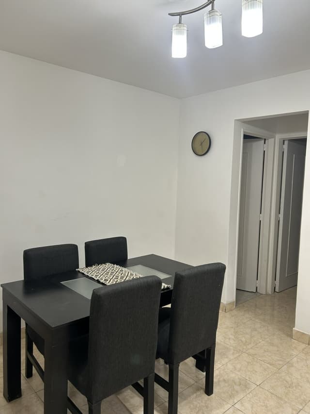 Abasto, Tucumán 3100, planta baja, 2 amb, 45m2, u$s 700 + expensas ( Agosto 2026= $ 90,000) + servicios.