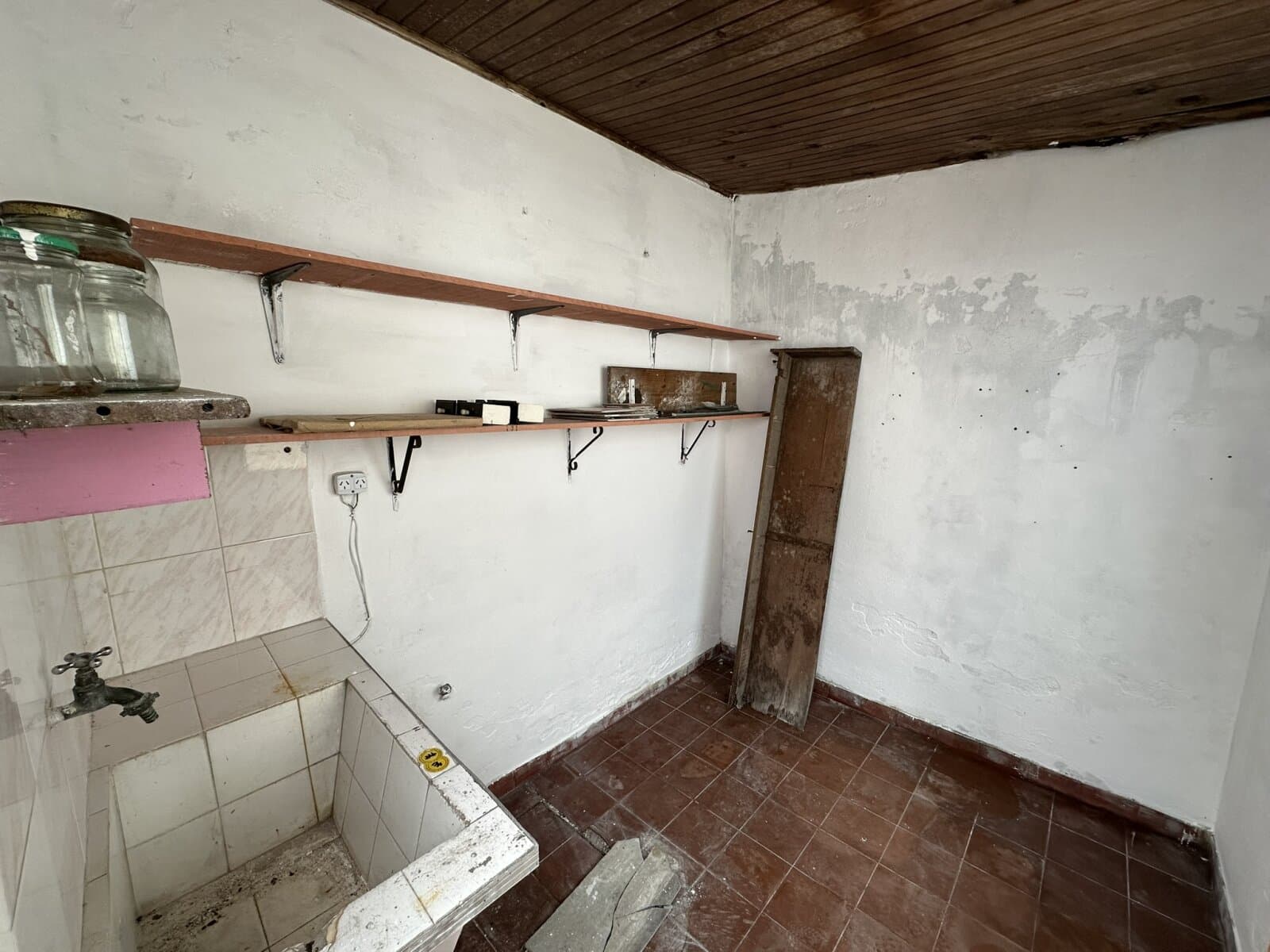 CASA AL FRENTE CON COCHERA Y JARDÍN — foto 15