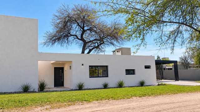 CASA A ESTRENAR , EN VILLA CATALINA, RIO CEBALLOS