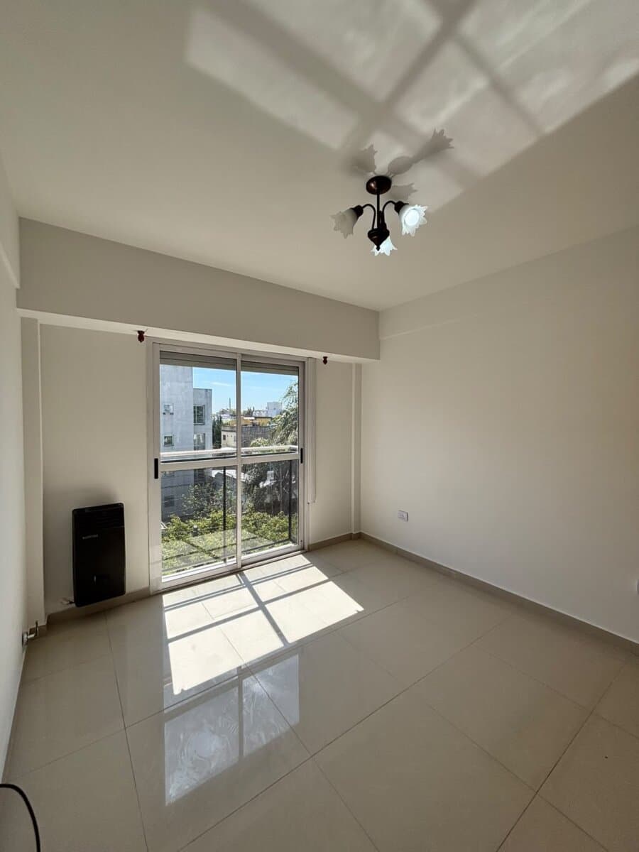 Departamento 2 ambientes con balcón en alquiler — foto 8