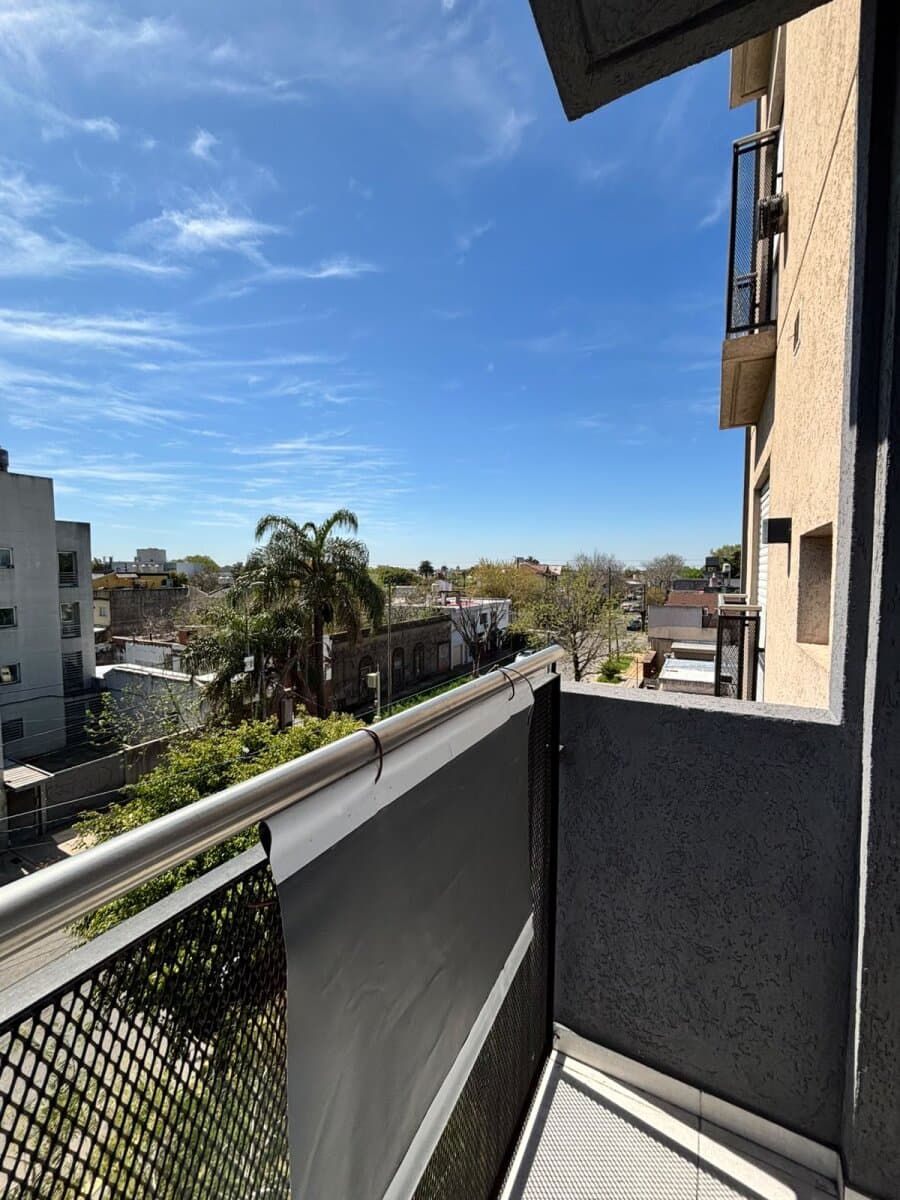 Departamento 2 ambientes con balcón en alquiler — foto 6