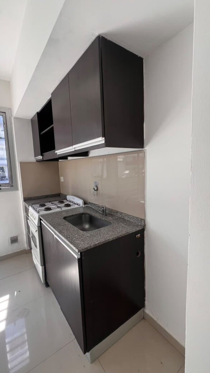 Excelente MoNOAMBIENTE CON BALCÓN. Terraza y Laundry! — foto 4