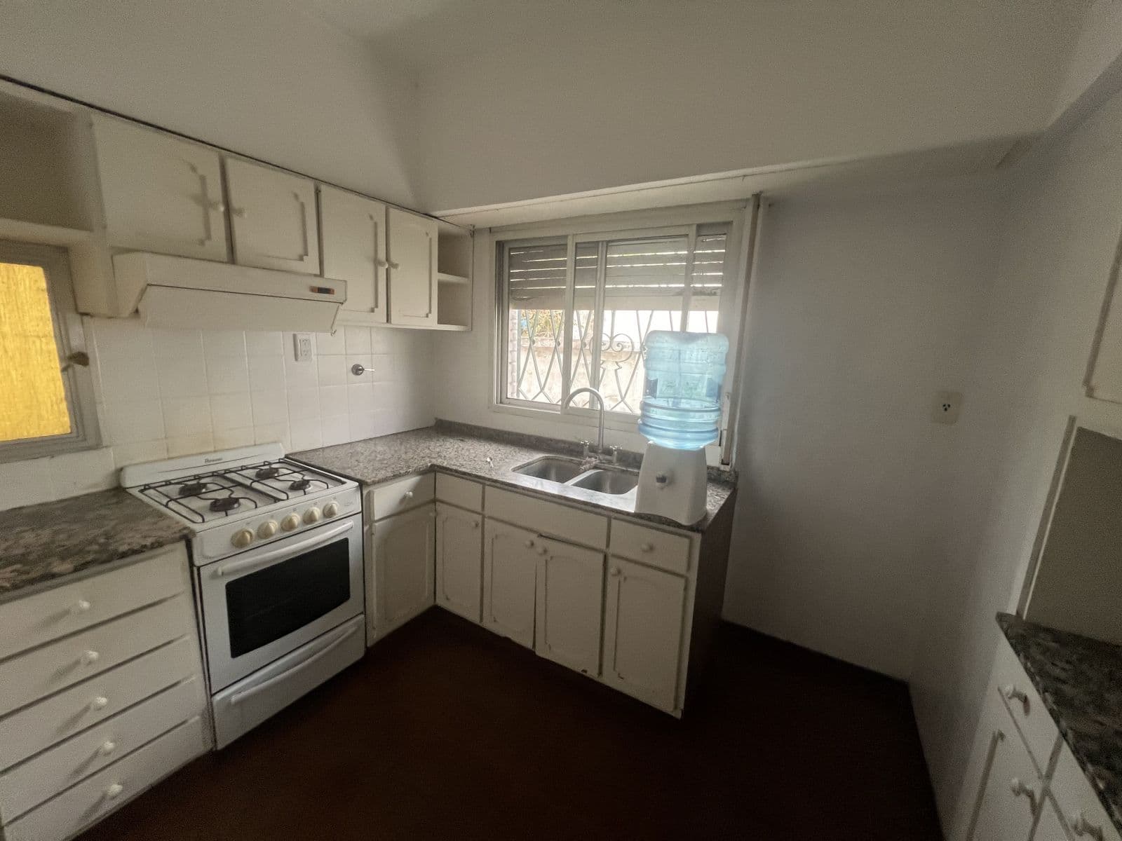 ROLDAN - HERMOSO CHALET - ESQUINA -ZONA CENTRO — foto 8