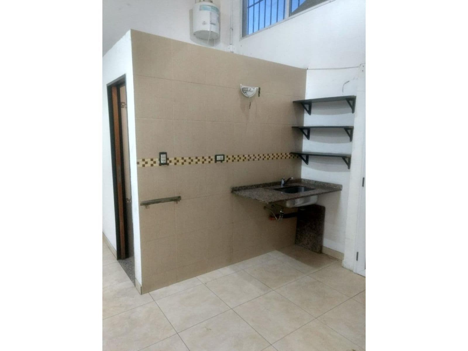 Venta Local Sobre Av. Don Bosco En Morón — foto 8