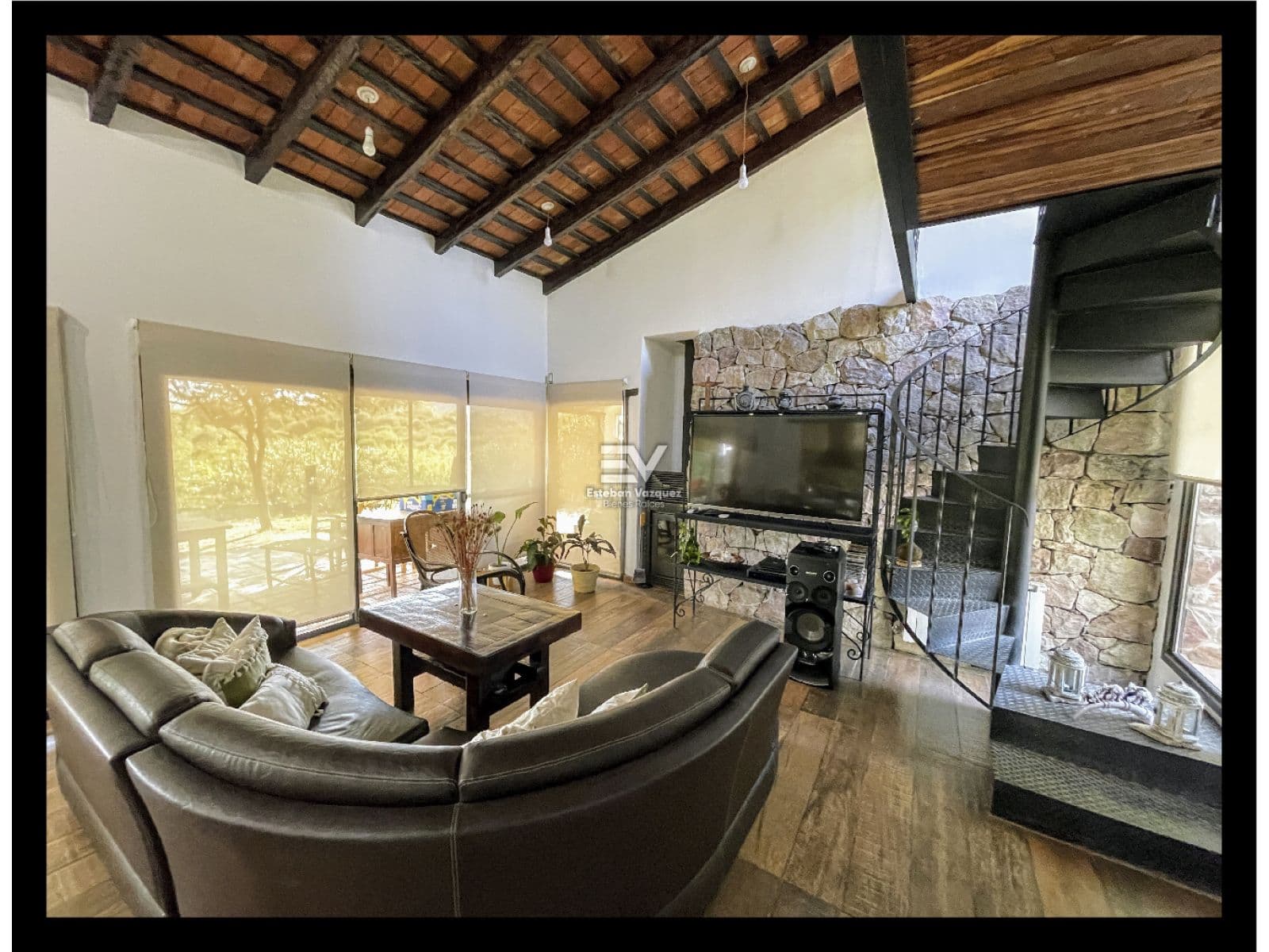 VENTA. CORRAL DE BARRANCAS. APTA CREDITO! IMPORTANTE PROPIEDAD — foto 3