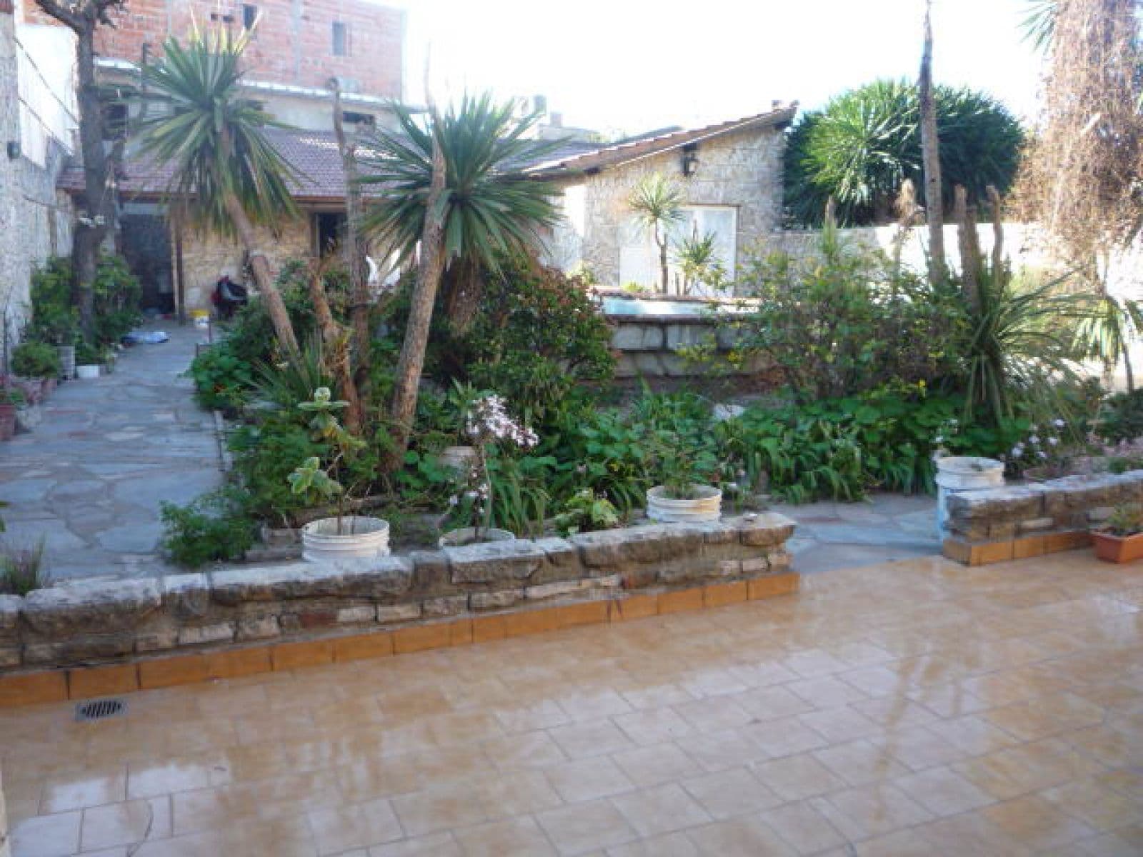 IMPORTANTE CASA EN VILLA SARMIENTO- — foto 13