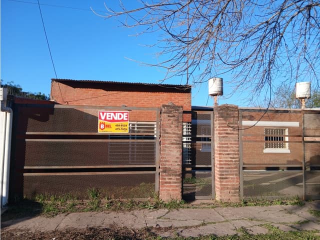 Casa de 3 Dormitorios a 150 mts de Av Urquiza