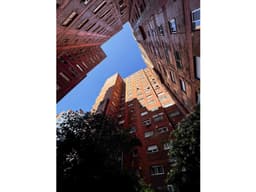 Calle 56 entre 9 y 10 - Departamento en Venta