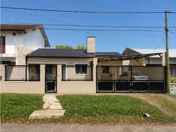 casa de 5 ambientes en venta en el ingreso a Jauregui - Lujan