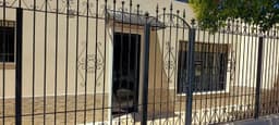 CASA 2 DORMITORIOS AMOBLADA CON JARDÍN Y COCHERA
