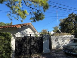 Venta Casa con parque y piscina en el Cortijo, Los Polvorines, Malvinas Argentinas