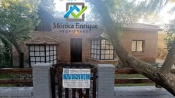Venta de Casa en Piedra Blanca con 4 Dormitorios