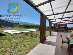 Venta de Casa con 3 Dormitorios y PIscina en Villa de Merlo