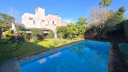 Excelente casa esquina en calle La Rioja y Los Narajos a metros de Solano Vera al 1100